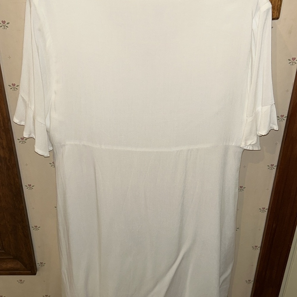 Francesca’s White Dress - Picture 8 of 10